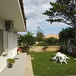 Caledonia Relax