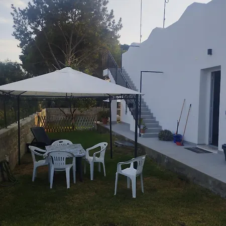 Caledonia Relax Tatil Evi Siraküza